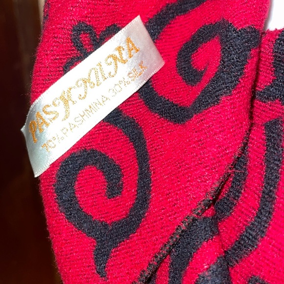 Reversible pashmina wrap vest - Picture 5 of 12